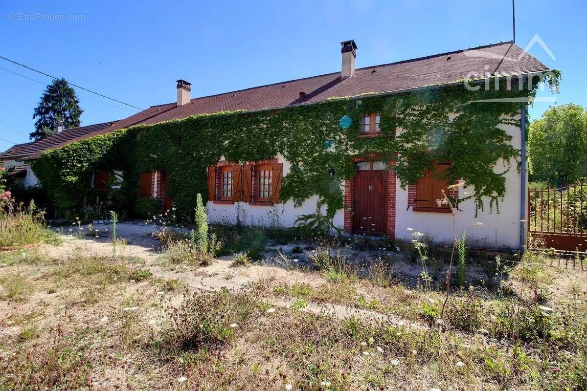 Maison à MERY-ES-BOIS