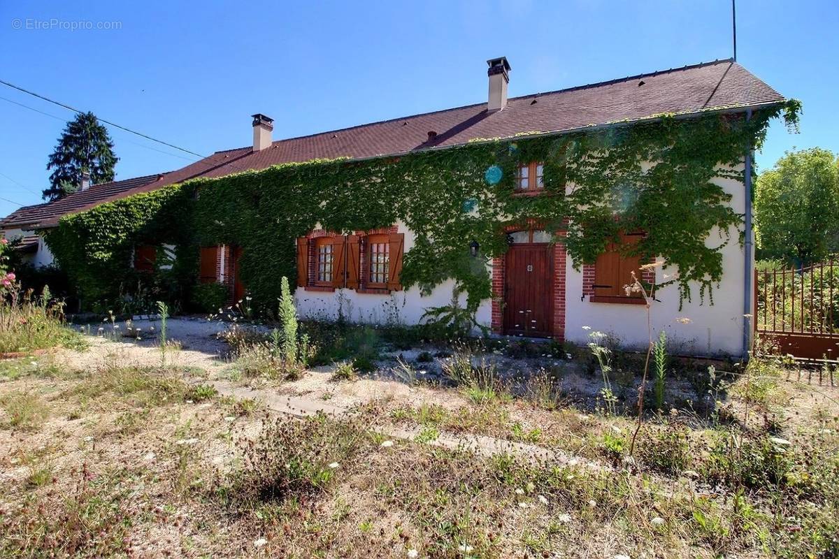 Maison à MERY-ES-BOIS