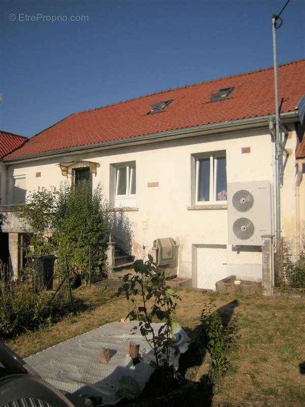 Maison à VIEUX-CHARMONT