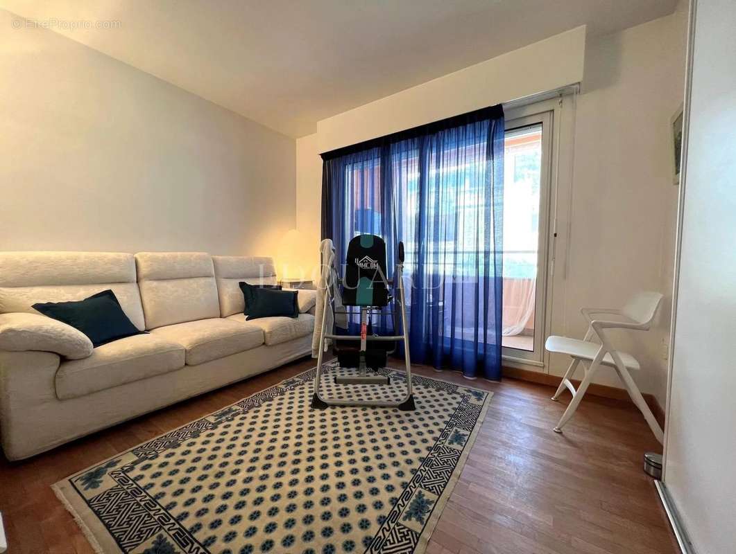 Appartement à ROQUEBRUNE-CAP-MARTIN