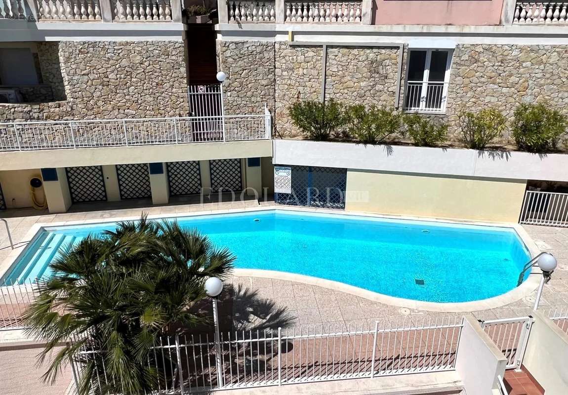 Appartement à ROQUEBRUNE-CAP-MARTIN