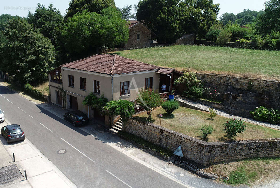 Maison à FRAYSSINET-LE-GELAT