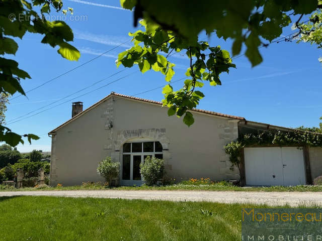 Maison à JURIGNAC