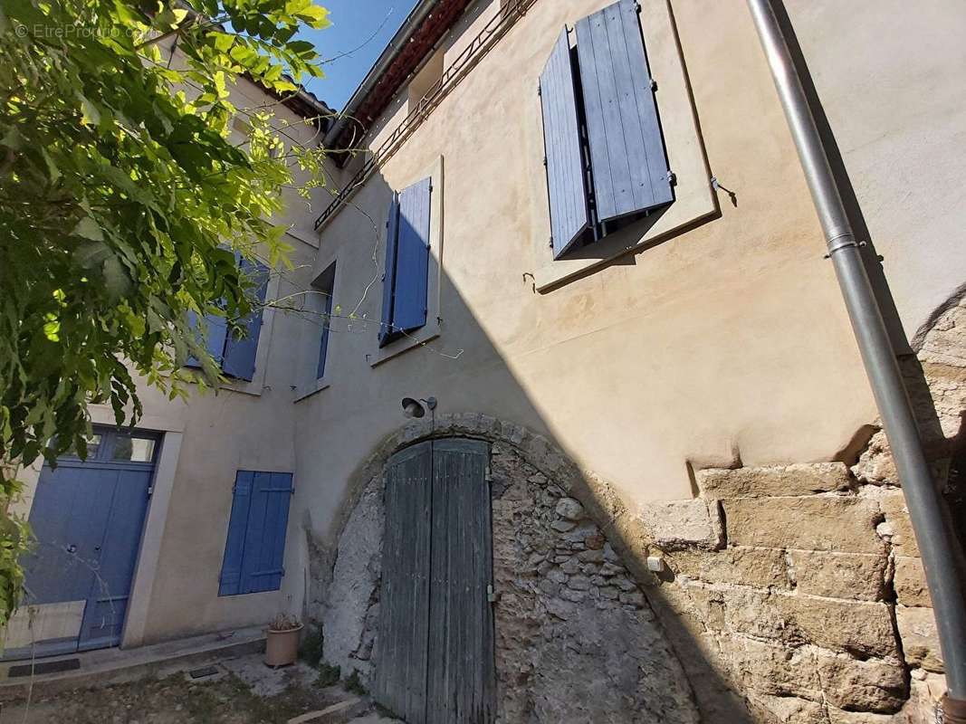 Maison à L&#039;ISLE-SUR-LA-SORGUE