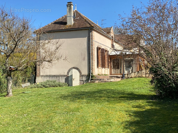 Maison à SERGINES