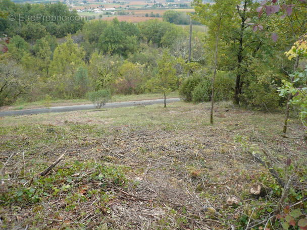 Terrain à PUY-L&#039;EVEQUE