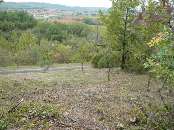 Terrain à PUY-L&#039;EVEQUE