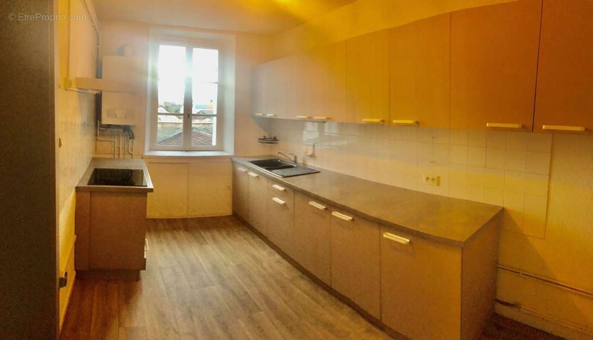 Appartement à LUXEUIL-LES-BAINS