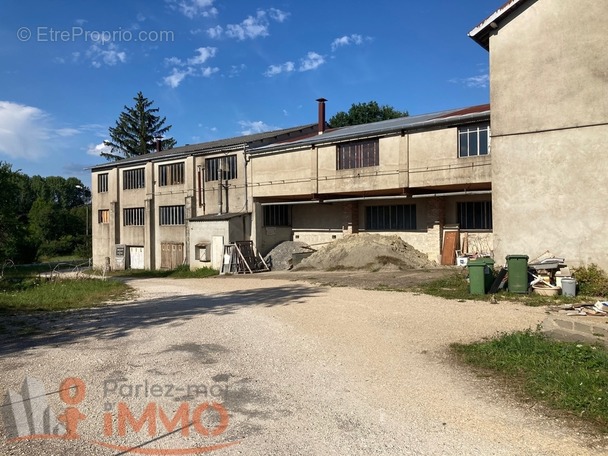 Appartement à SAINT-AMAND-EN-PUISAYE