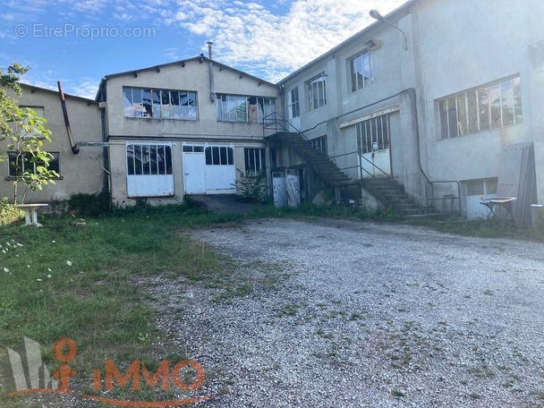 Appartement à SAINT-AMAND-EN-PUISAYE