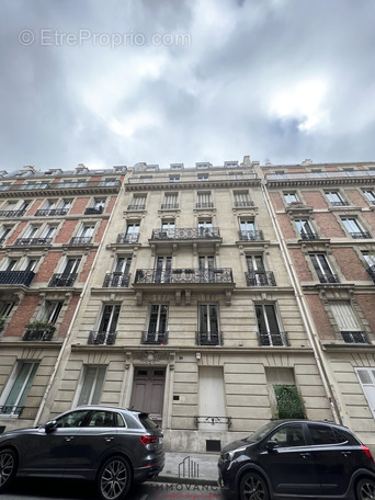 Appartement à PARIS-17E