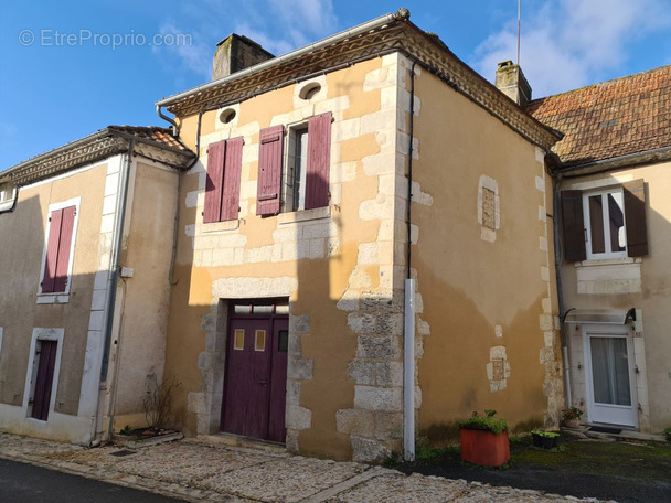 Maison à VILLAMBLARD