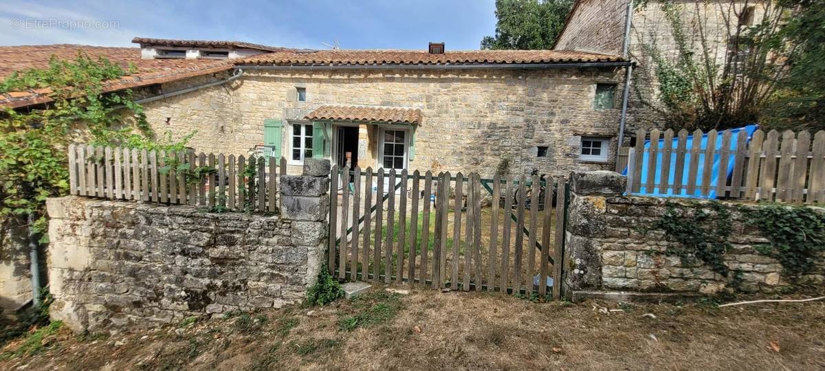 Appartement à MAINE-DE-BOIXE