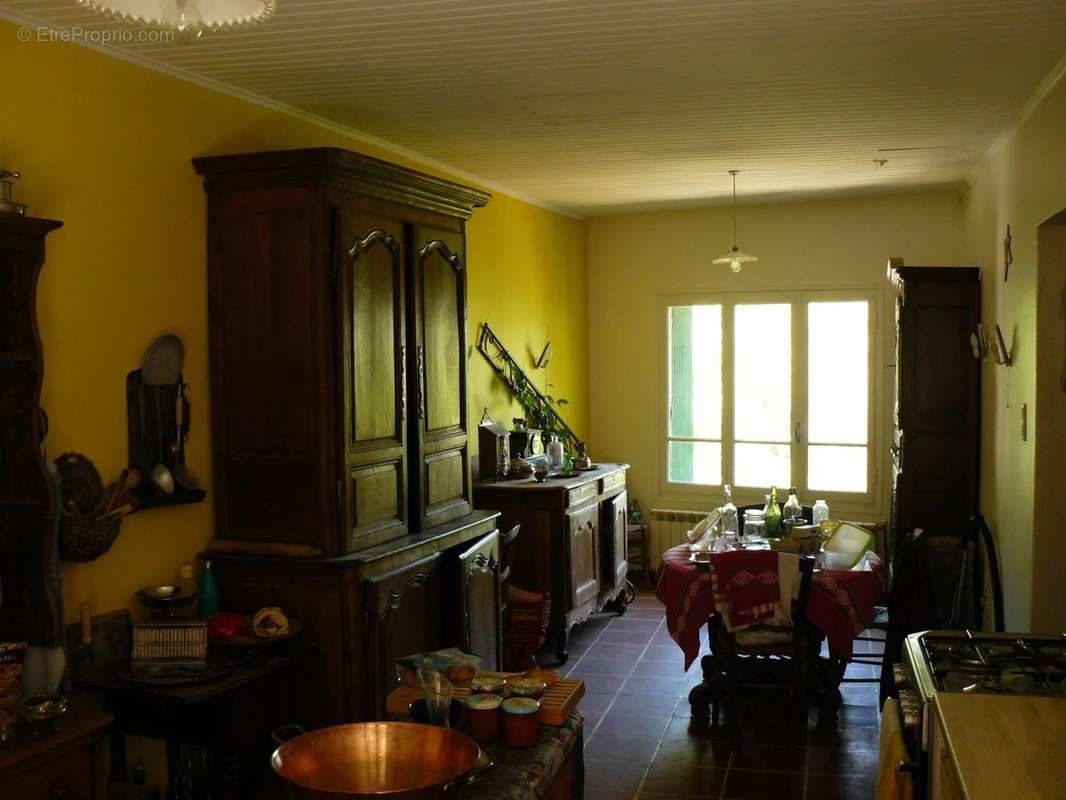 Appartement à VIC-LE-FESQ