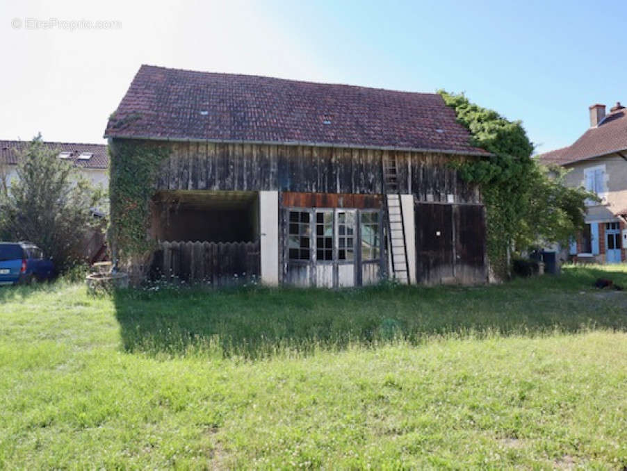 Appartement à SANCERGUES