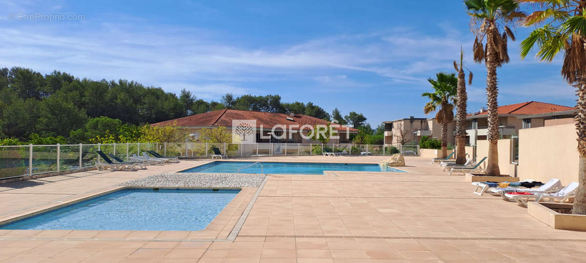 Appartement à ROQUEBRUNE-SUR-ARGENS