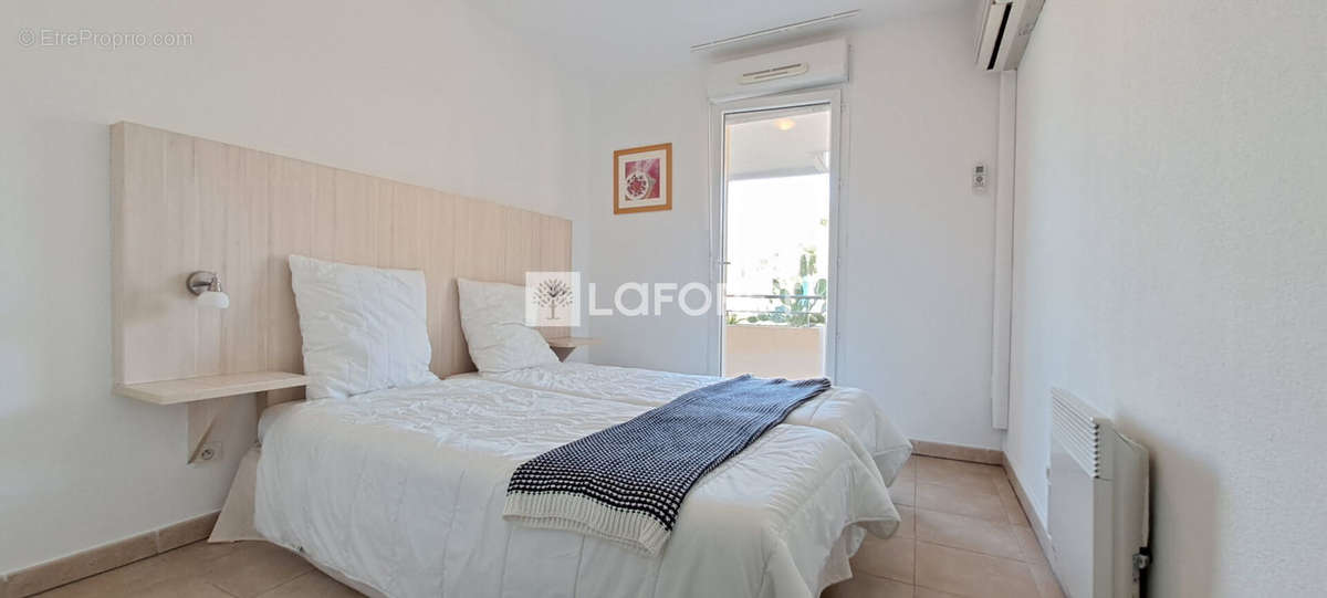 Appartement à ROQUEBRUNE-SUR-ARGENS