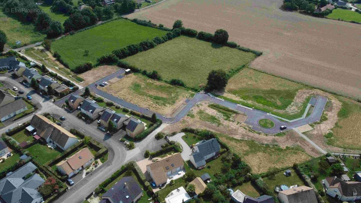 Terrain à SARGE-LES-LE-MANS