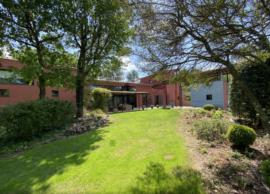 Maison à TOURRETTES