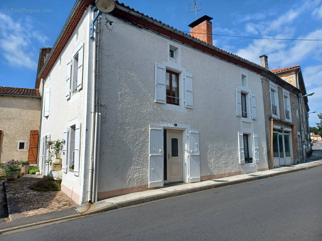 Maison à MASSIGNAC