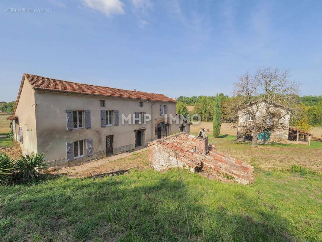 Maison à CAHUZAC-SUR-VERE