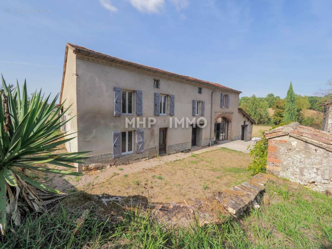 Maison à CAHUZAC-SUR-VERE