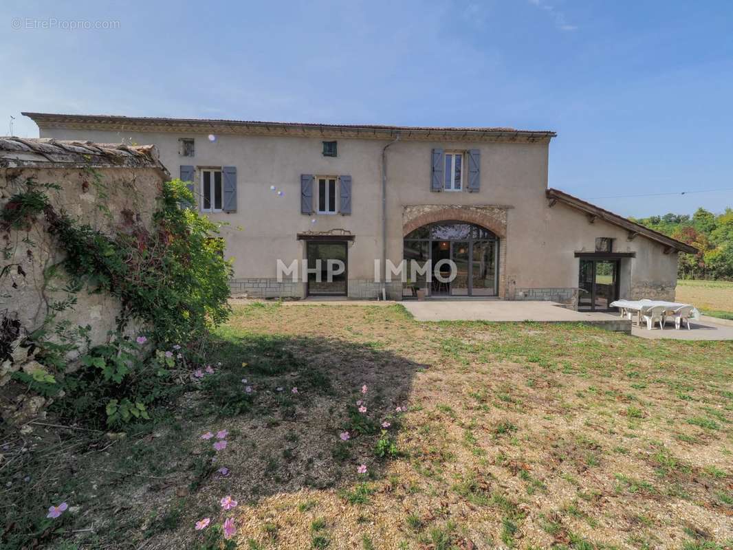 Maison à CAHUZAC-SUR-VERE