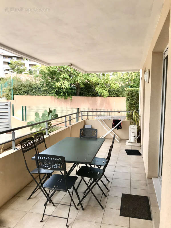 Appartement à ROQUEBRUNE-SUR-ARGENS