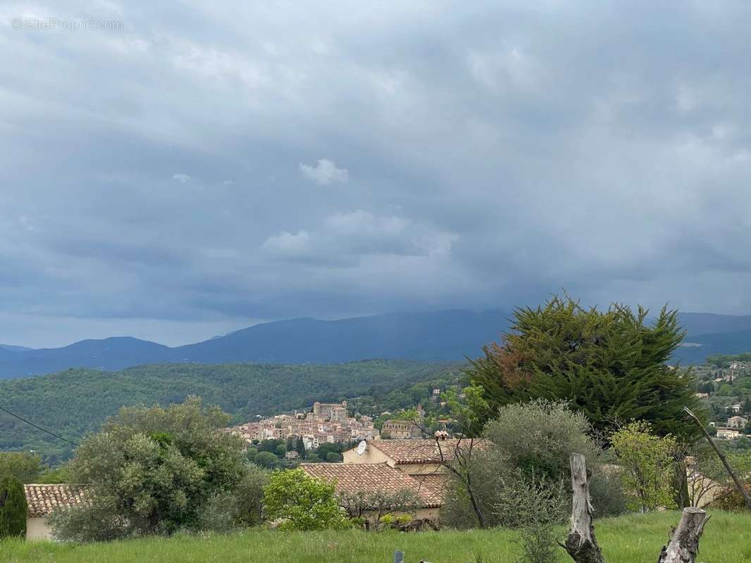 Terrain à MONTAUROUX