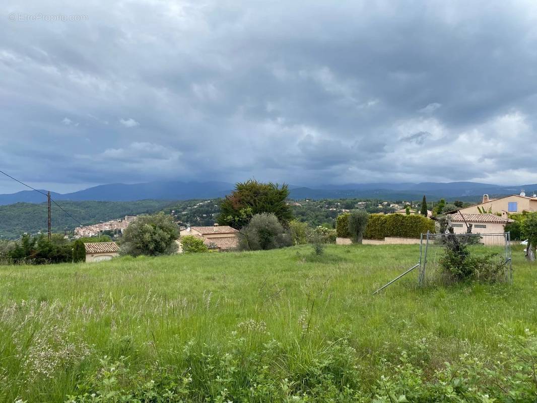 Terrain à MONTAUROUX