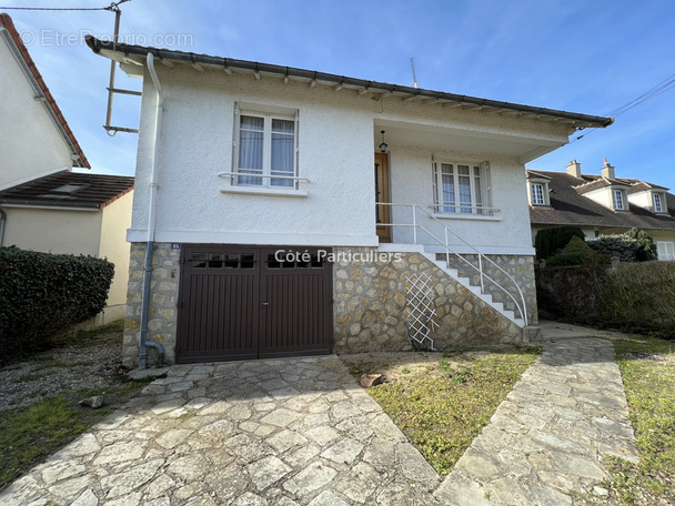 Maison à SAINT-AMAND-MONTROND