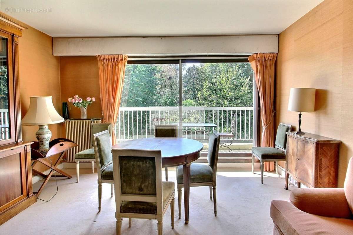 Appartement à VERSAILLES