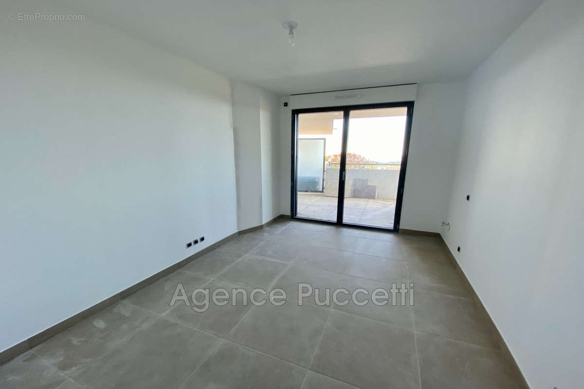 Appartement à VENCE