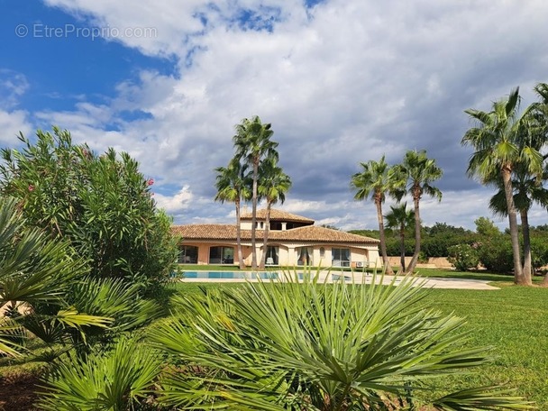 Maison à CARQUEIRANNE