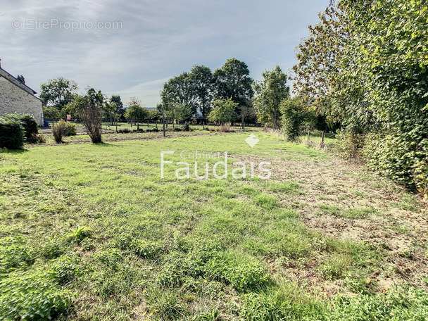 Terrain à VILLERS-BOCAGE