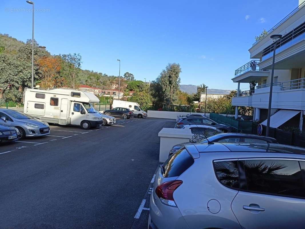 Parking à MANDELIEU-LA-NAPOULE