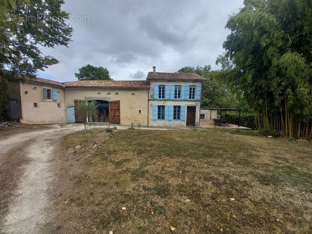 Maison à BARBEZIEUX-SAINT-HILAIRE