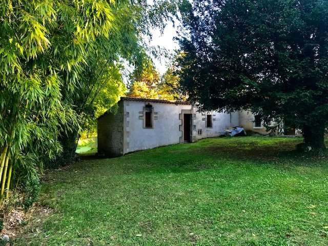 Maison à BARBEZIEUX-SAINT-HILAIRE