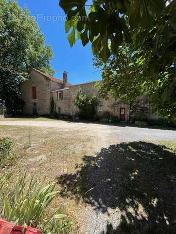 Maison à MOUSSOULENS