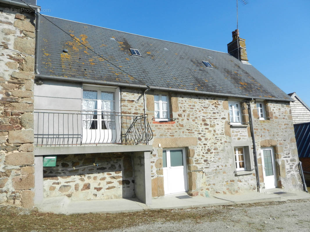 Maison à SAINT-BOMER-LES-FORGES