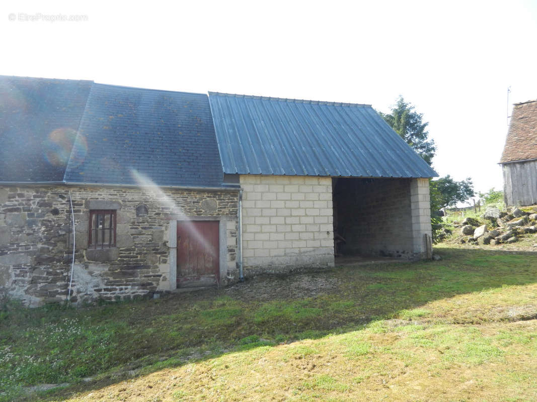 Maison à SAINT-BOMER-LES-FORGES