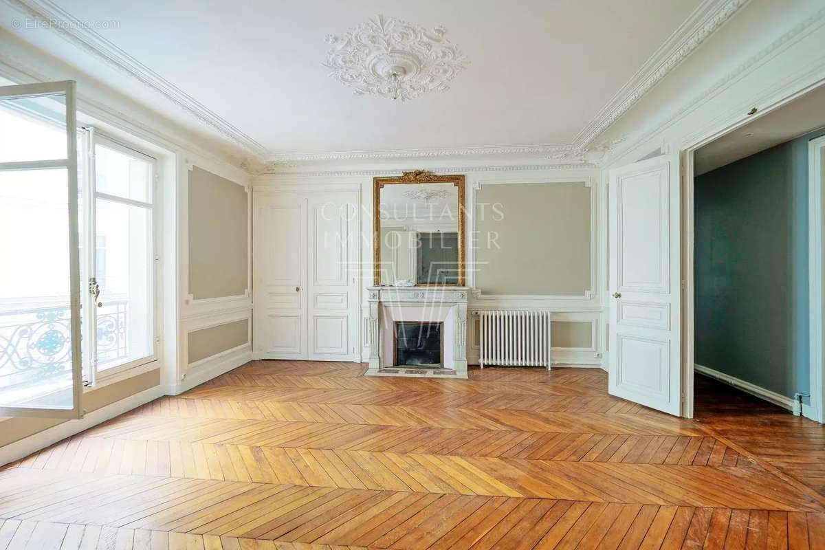 Appartement à PARIS-17E