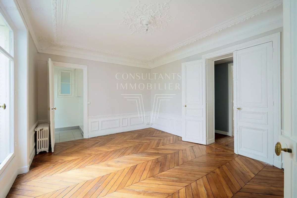 Appartement à PARIS-17E