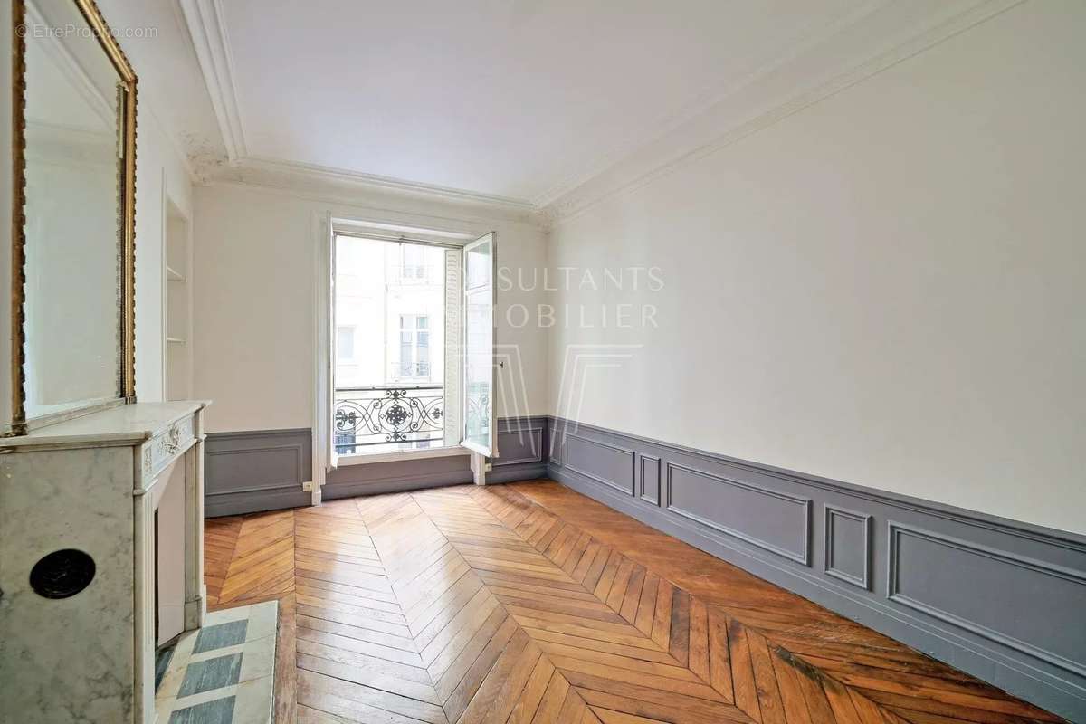 Appartement à PARIS-17E