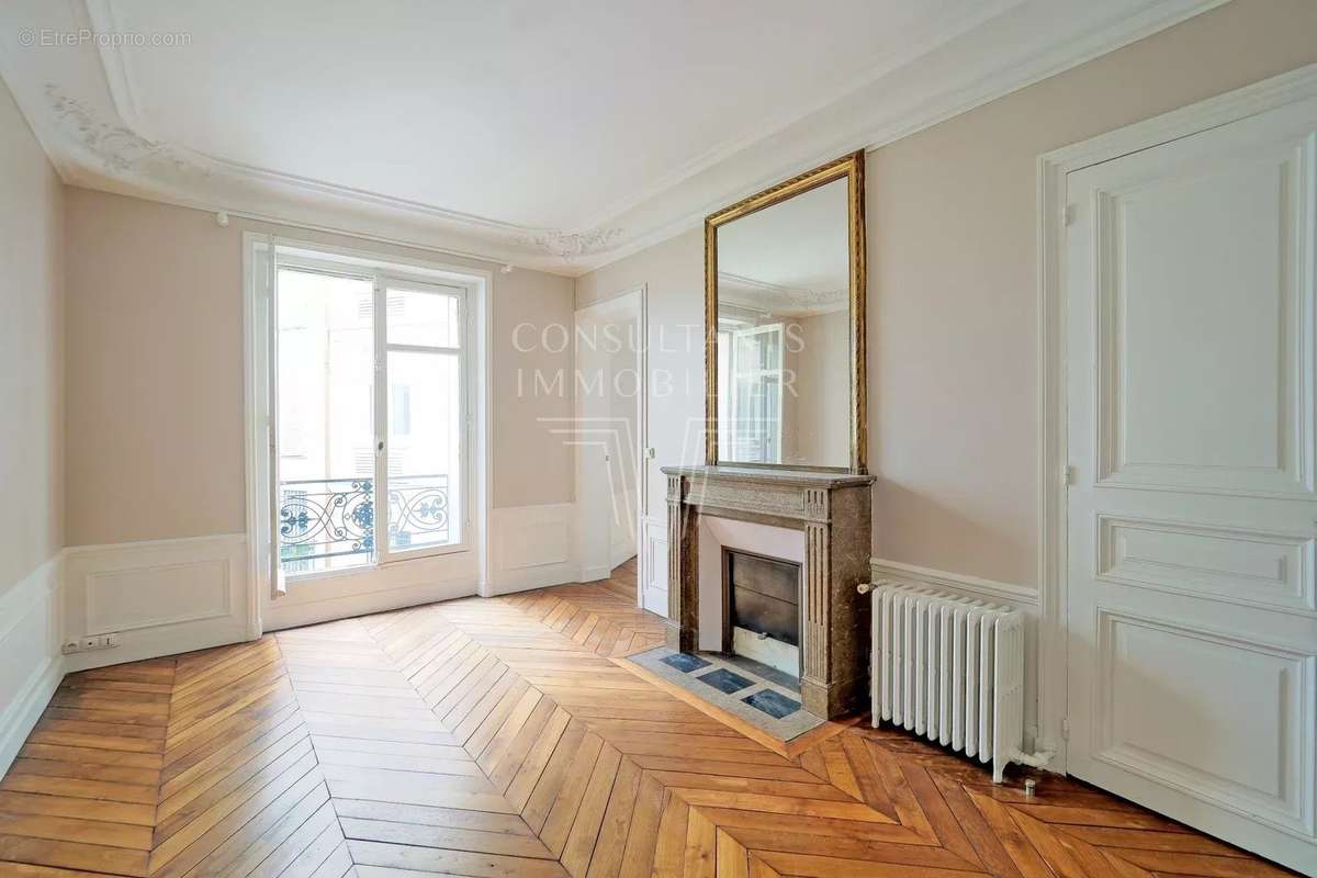 Appartement à PARIS-17E