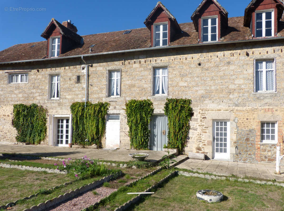 Maison à LA ROCHE-MABILE