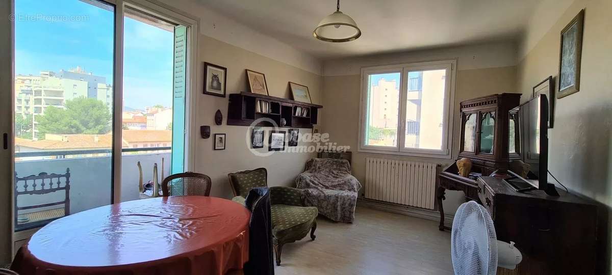 Appartement à MARSEILLE-4E