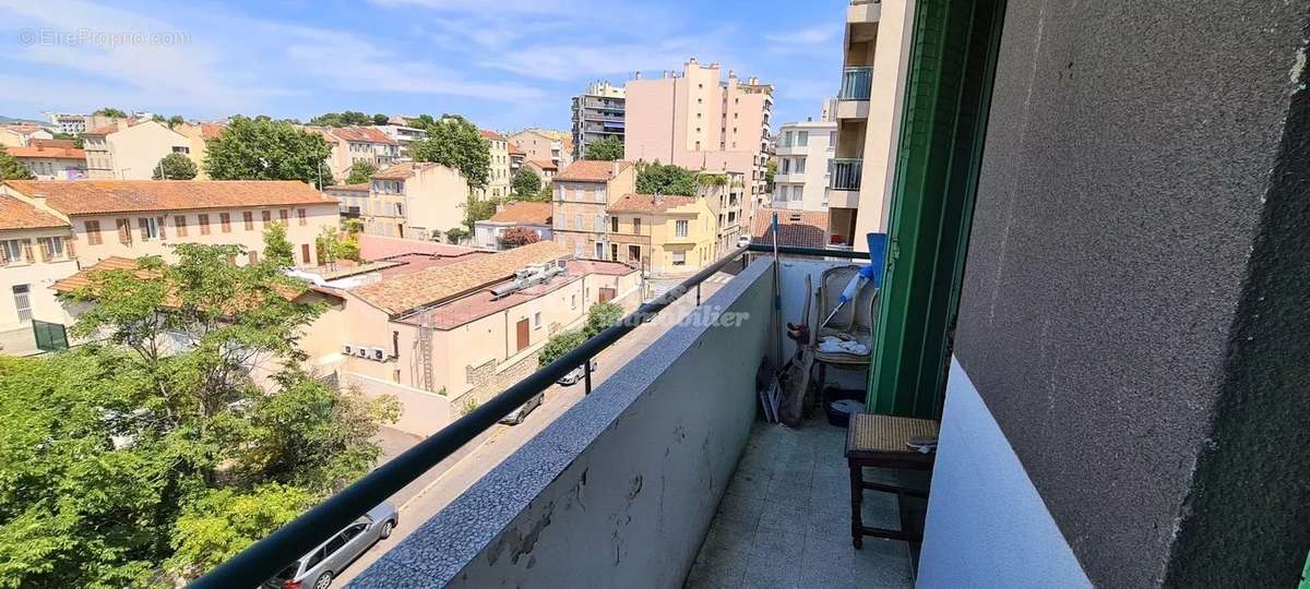 Appartement à MARSEILLE-4E