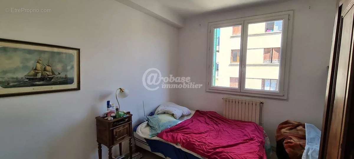 Appartement à MARSEILLE-4E