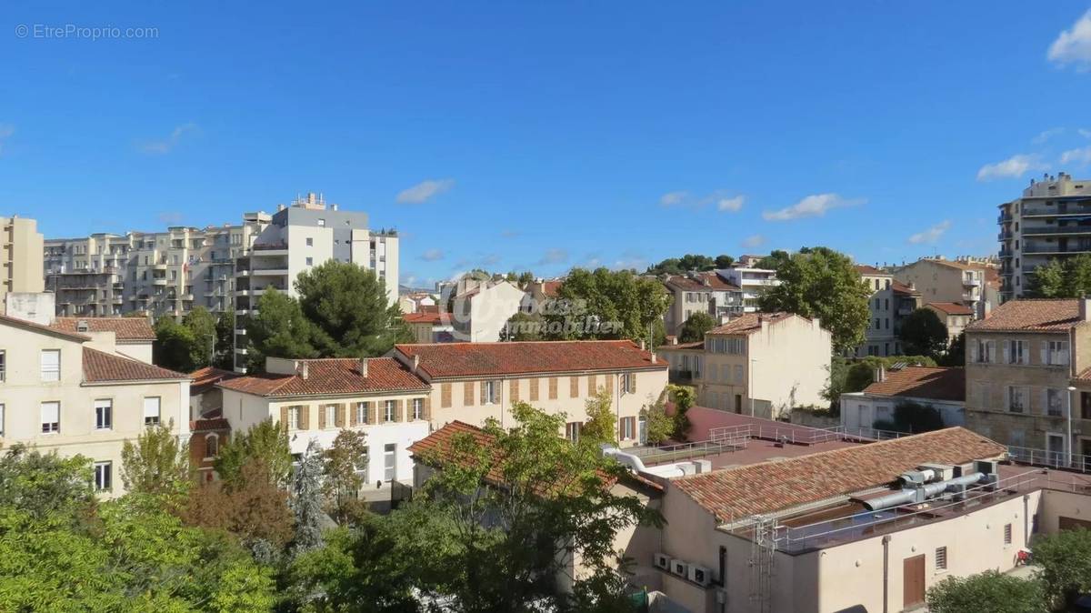 Appartement à MARSEILLE-4E